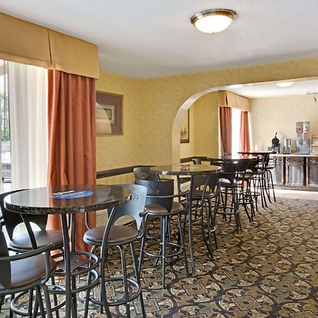 Days Inn By Wyndham Charlotte/Woodlawn Near Carowinds Экстерьер фото