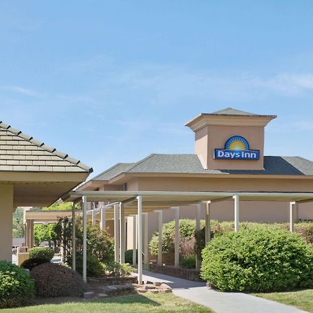 Days Inn By Wyndham Charlotte/Woodlawn Near Carowinds Экстерьер фото