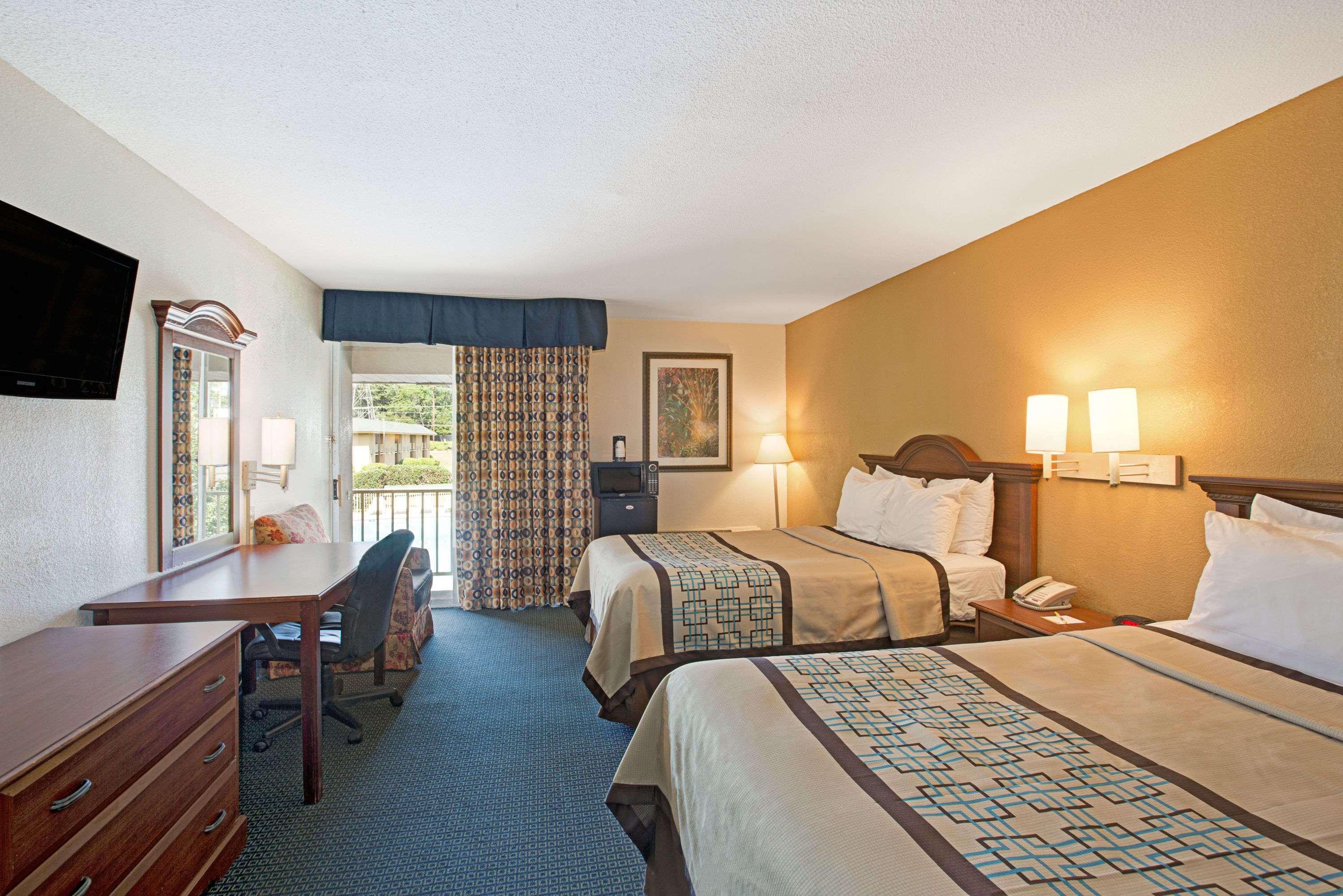 Days Inn By Wyndham Charlotte/Woodlawn Near Carowinds Экстерьер фото