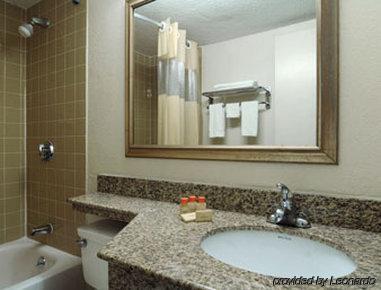 Days Inn By Wyndham Charlotte/Woodlawn Near Carowinds Номер фото